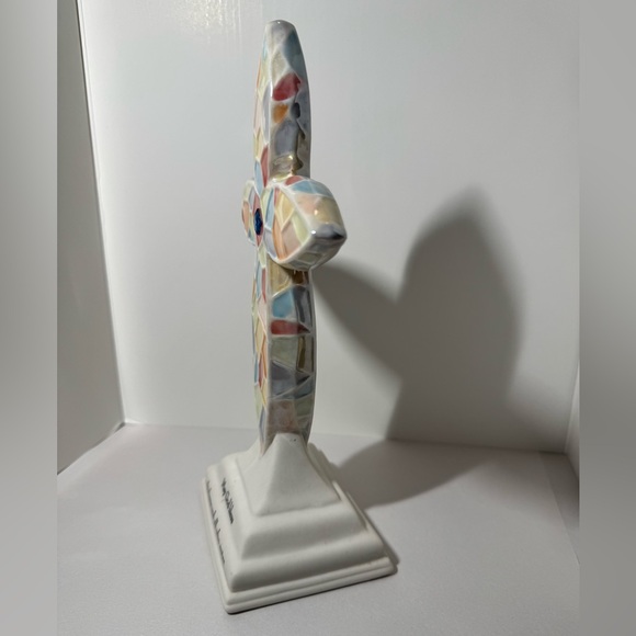 Avon Bisque with Mosaic Ceramic Glass Light up Cross. (C) - Picture 6 of 8